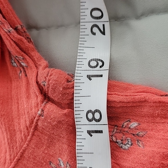 Old Navy Women's V Neck Blouse - Picture 10 of 11